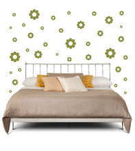 Load image into Gallery viewer, OLIVE GREEN DAISY WALL DECOR