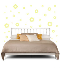 Load image into Gallery viewer, PALE YELLOW DAISY WALL DECOR